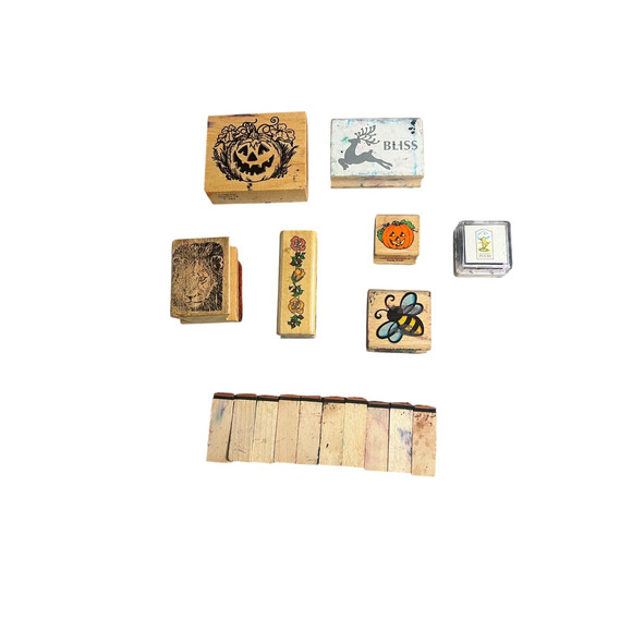 Mixed Lot of 16 Stamps Vintage &‎ Modern | Halloween Pumpkin Flowers Bee Lion - Picture 2 of 13
